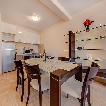 Port Adria Apartments 카메나리 외부 사진