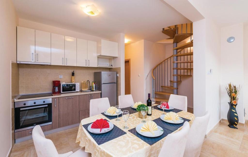 Port Adria Apartments 카메나리 외부 사진