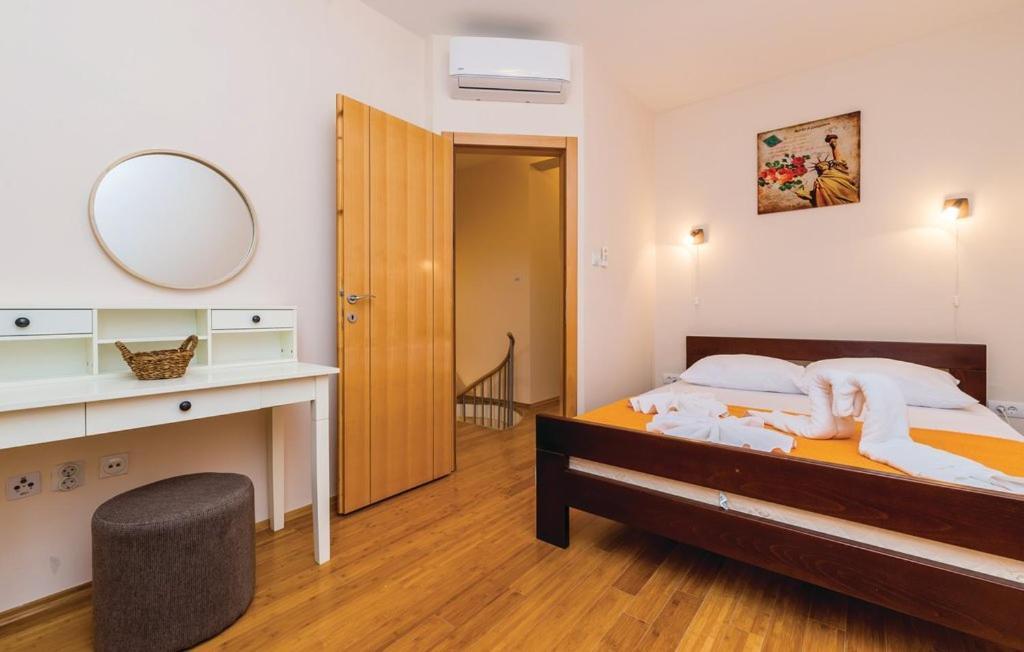 Port Adria Apartments 카메나리 외부 사진