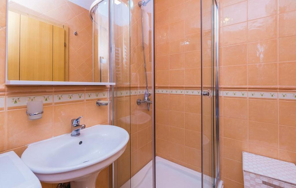 Port Adria Apartments 카메나리 외부 사진