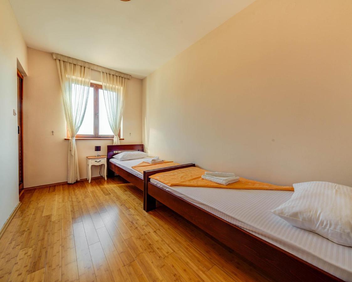 Port Adria Apartments 카메나리 외부 사진