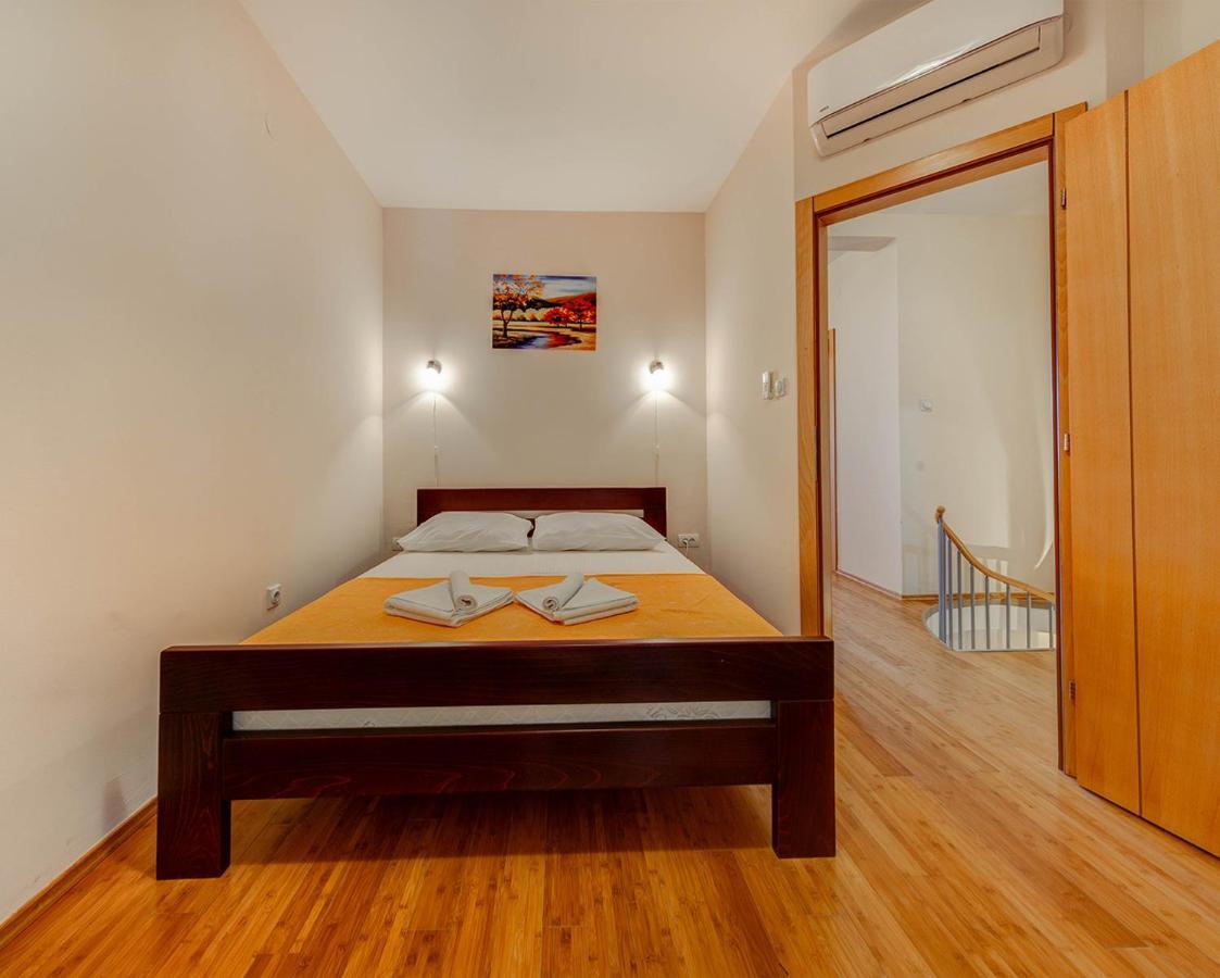 Port Adria Apartments 카메나리 외부 사진